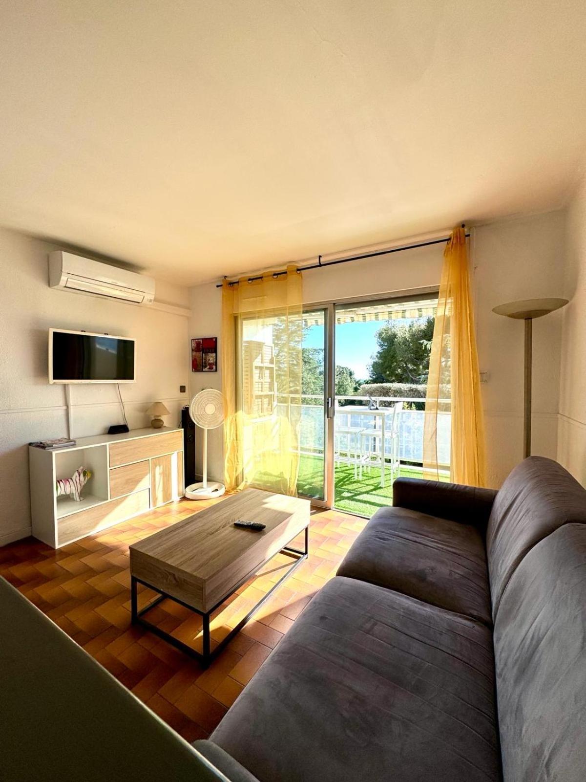 Beau Studio Climatise Face A La Mer La Ciotat Exterior photo